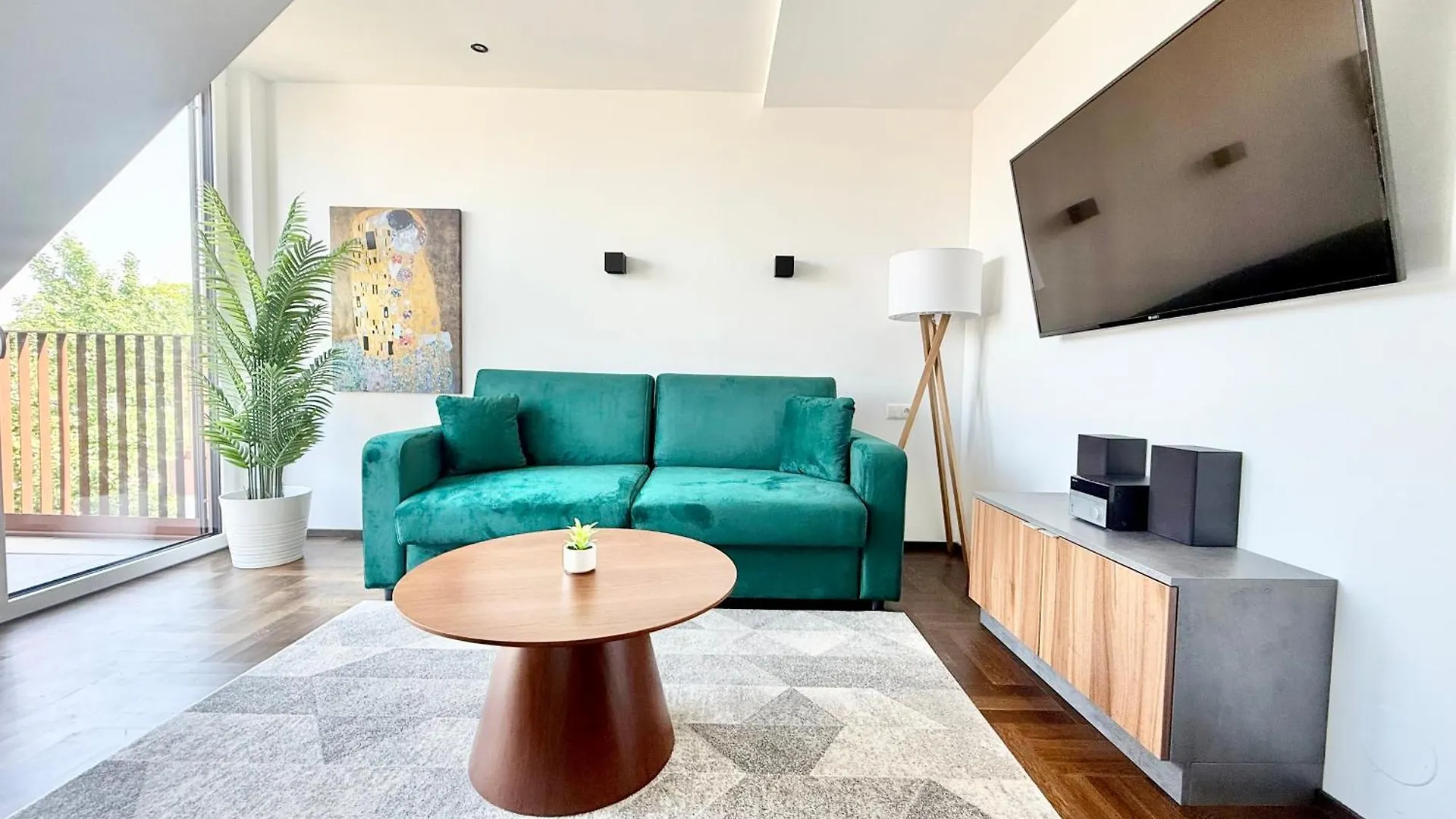 Apartment Penthouse Wien Mit Parkplatz Und Balkon